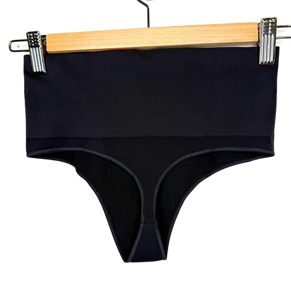 SPANX Everyday Shaping Panties Thong in Black Size Medium NWT - Picture 7 of 8